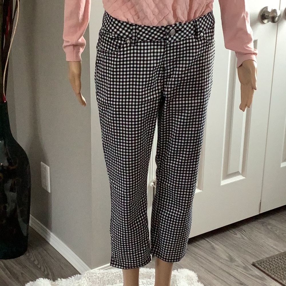 2/25.  NWOT  NYGARD CAPRI.   Size 10